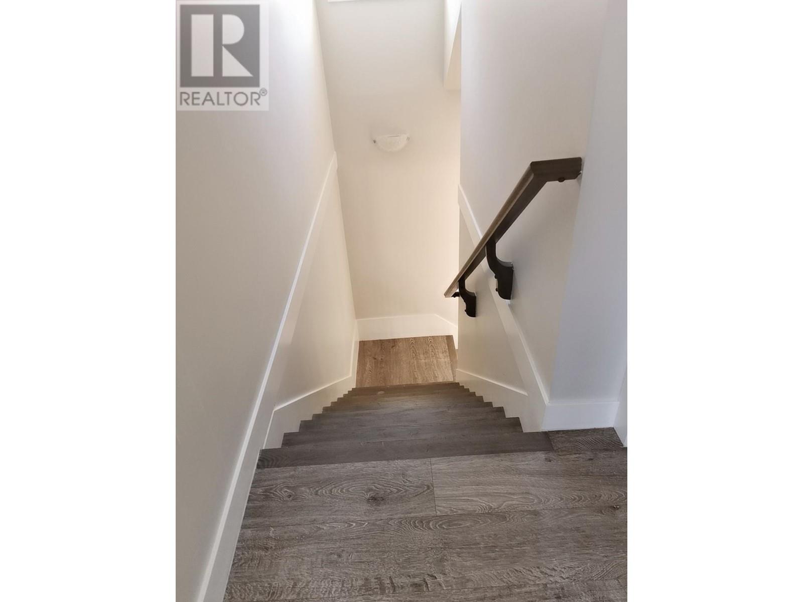 208x E 37th Avenue, Vancouver, British Columbia  V5P 1G3 - Photo 3 - R3006750