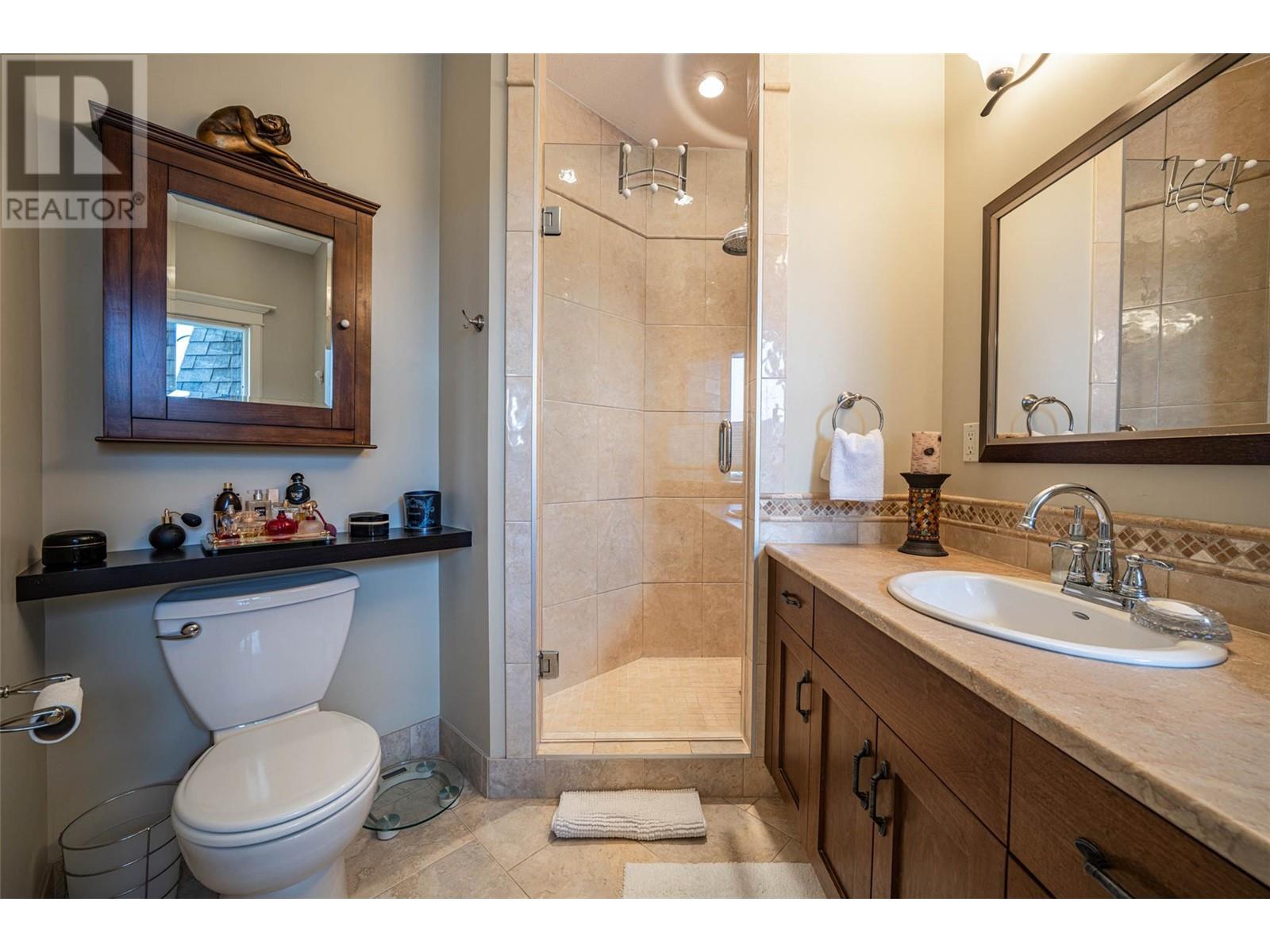 1011 Foothills Court, Vernon, British Columbia  V1B 3Z5 - Photo 42 - 10348915