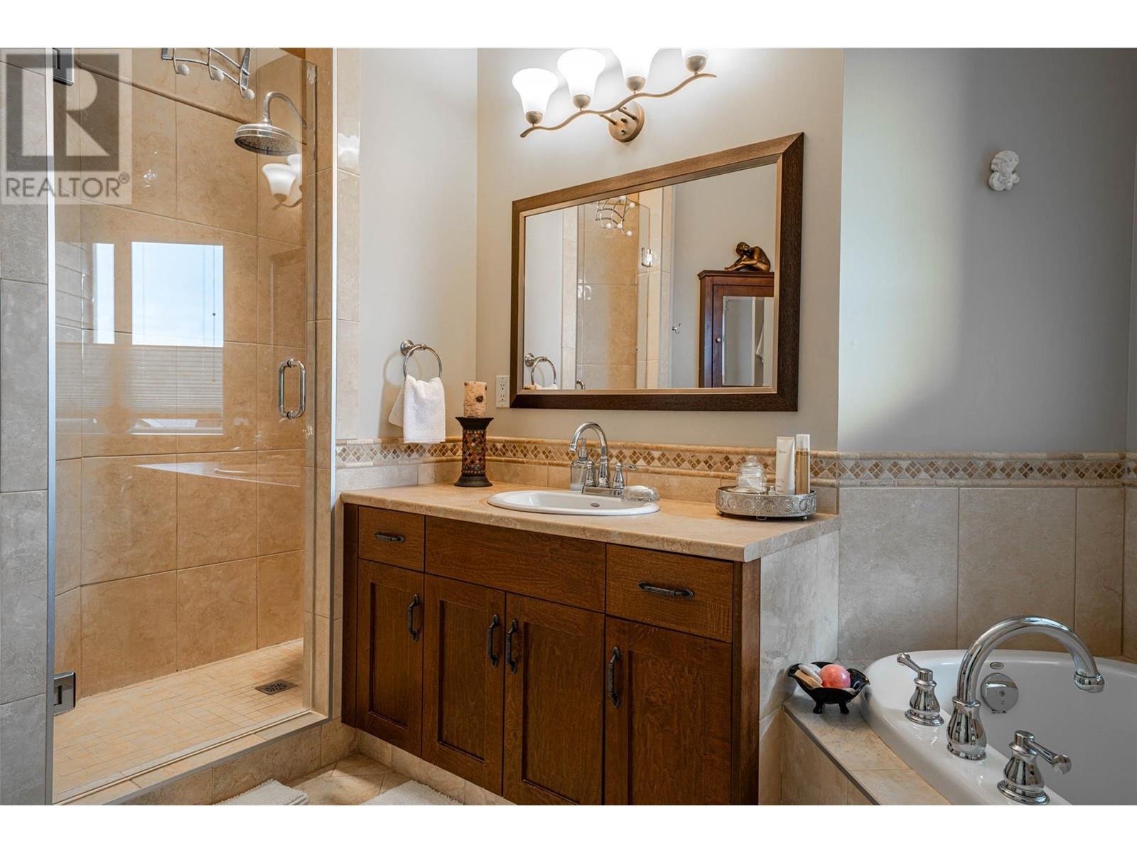 1011 Foothills Court, Vernon, British Columbia  V1B 3Z5 - Photo 41 - 10348915
