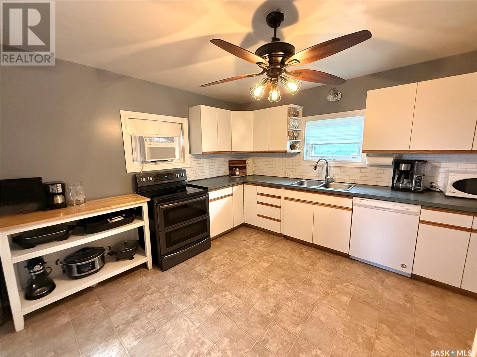 Property at 201 Charles STREET image 5