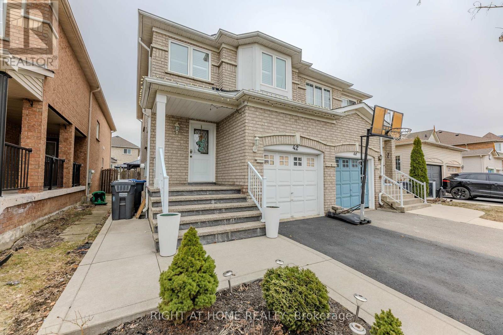 42 TILLER TRAIL, Brampton, Ontario
