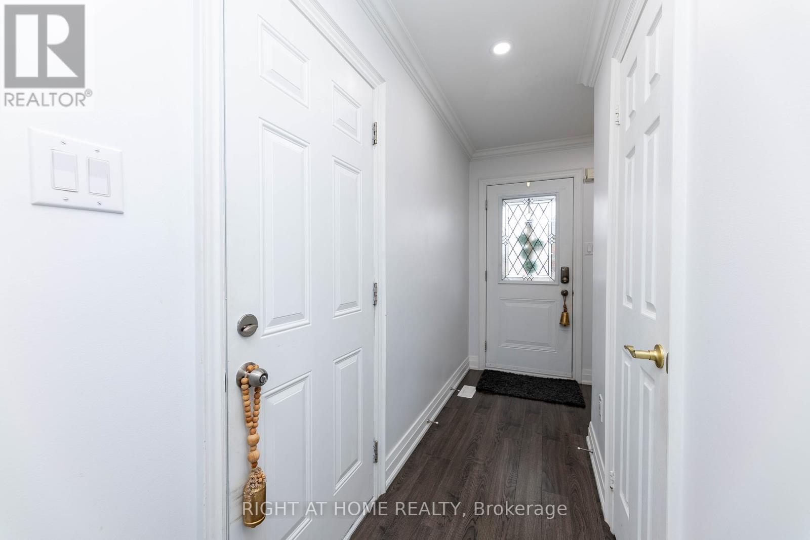 42 Tiller Trail, Brampton, Ontario  L6X 4S6 - Photo 5 - W12171527