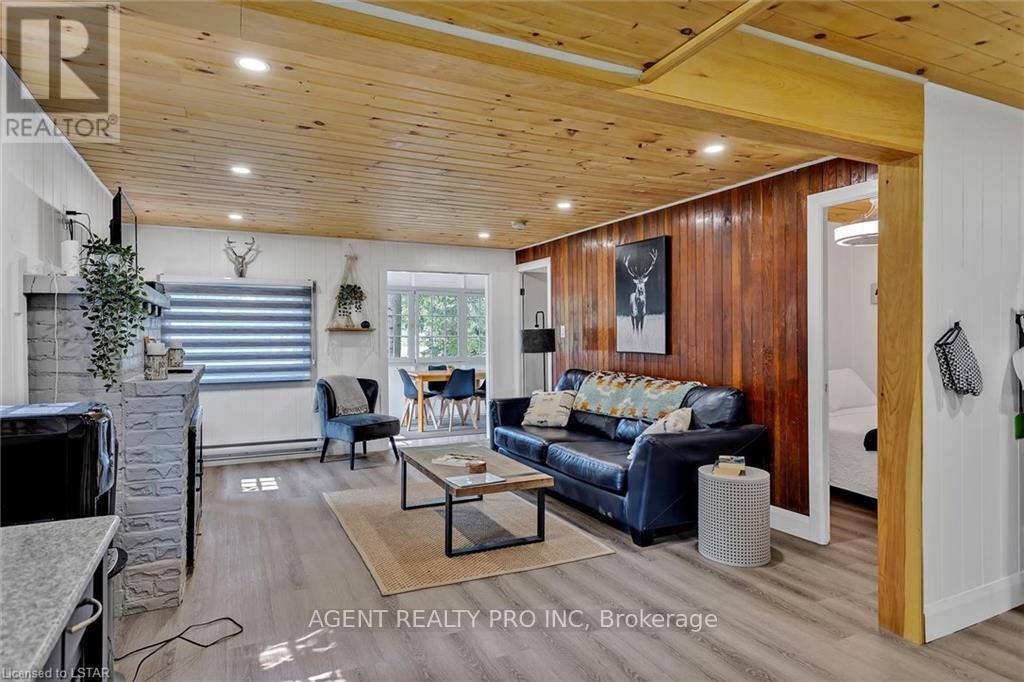 21 Oriole Road, Kawartha Lakes, Ontario  K0M 1N0 - Photo 34 - X12156401
