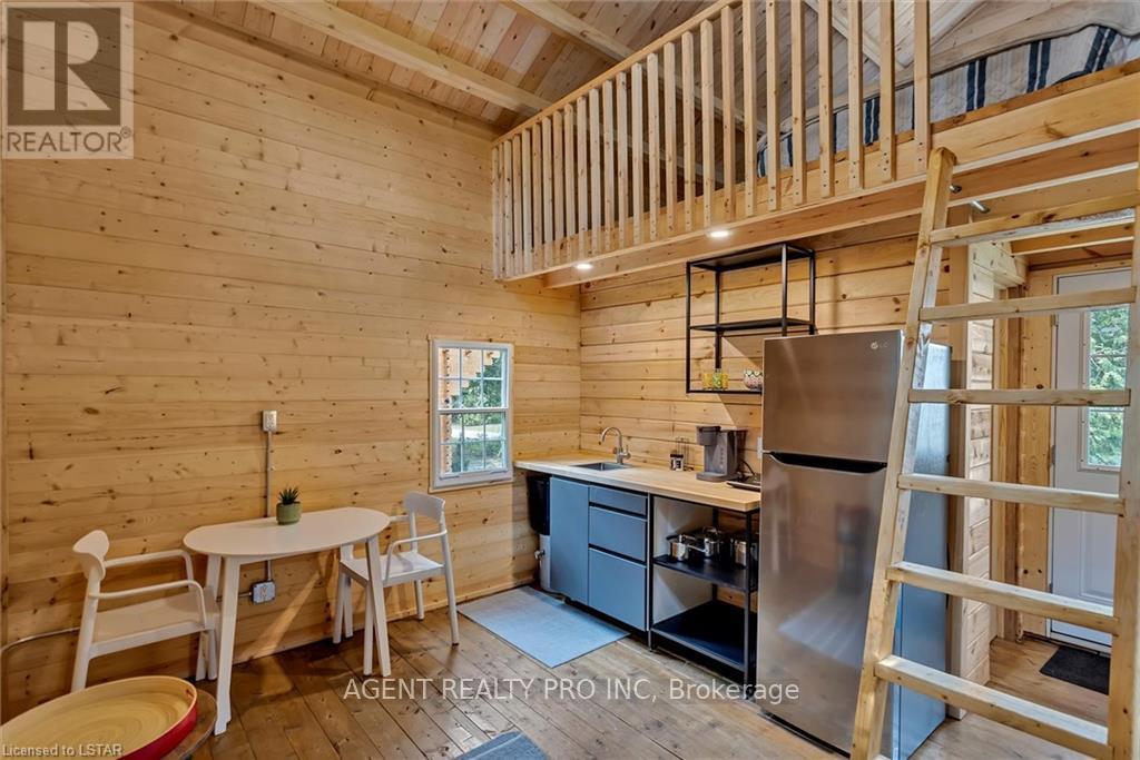 21 Oriole Road, Kawartha Lakes, Ontario  K0M 1N0 - Photo 37 - X12156401