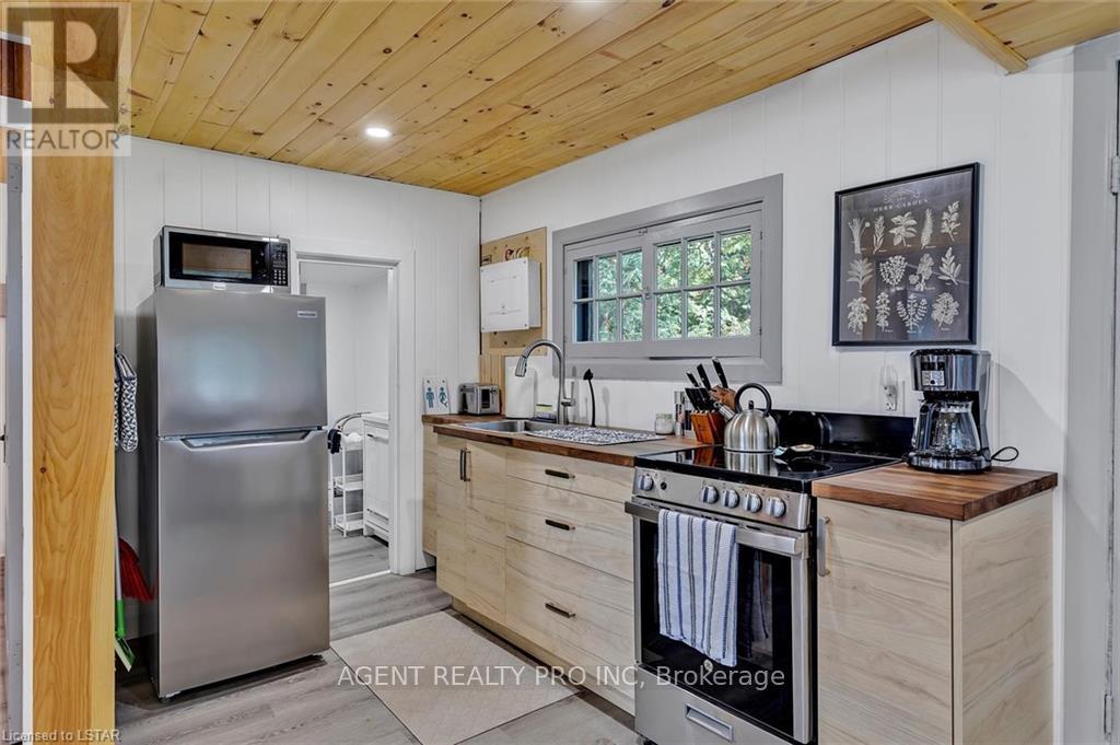 21 Oriole Road, Kawartha Lakes, Ontario  K0M 1N0 - Photo 35 - X12156401