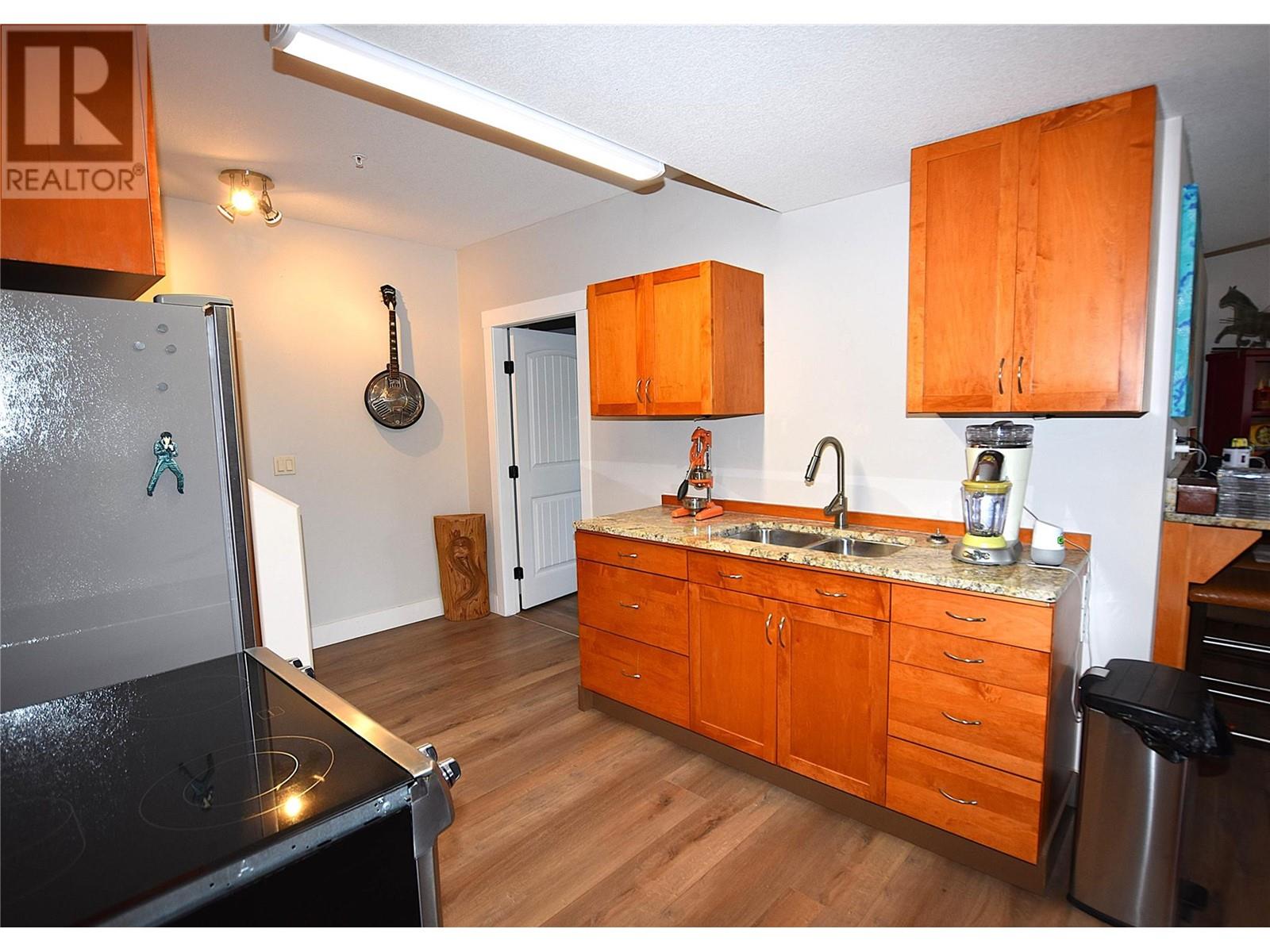 3721 Razorback Court, Vernon, British Columbia  V1T 9W4 - Photo 35 - 10340886