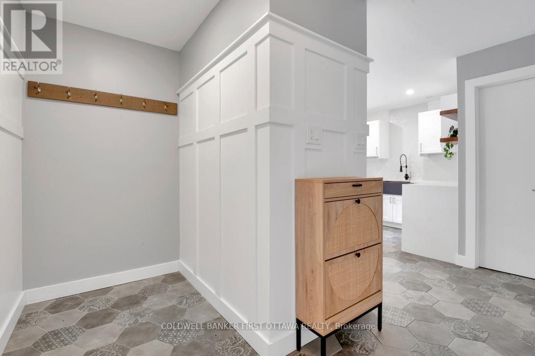 109 Penfield Drive, Ottawa, Ontario  K2K 1L9 - Photo 3 - X12171543