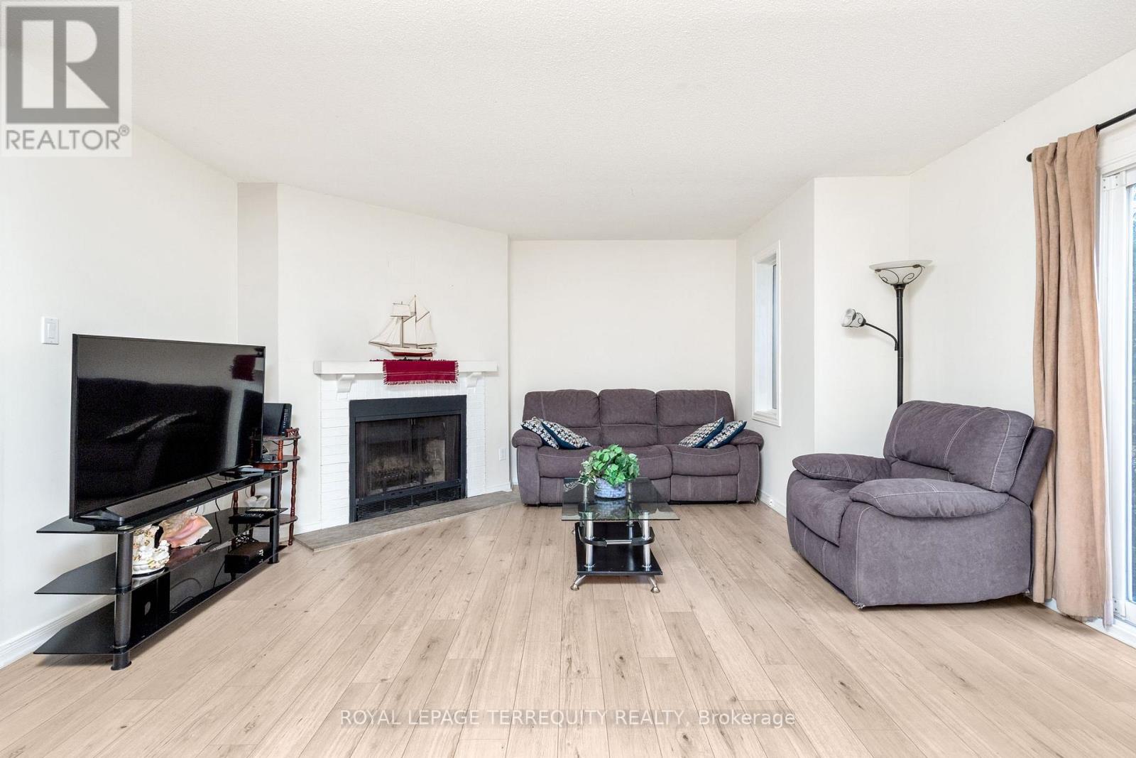 3 - 2021 Sixth Line, Oakville (Ro River Oaks), Ontario  L6H 4S2 - Photo 3 - W12111553