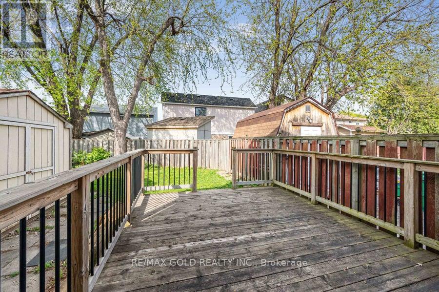 15 Hughes Court, Brampton (Central Park), Ontario  L6S 2C6 - Photo 27 - W12171068
