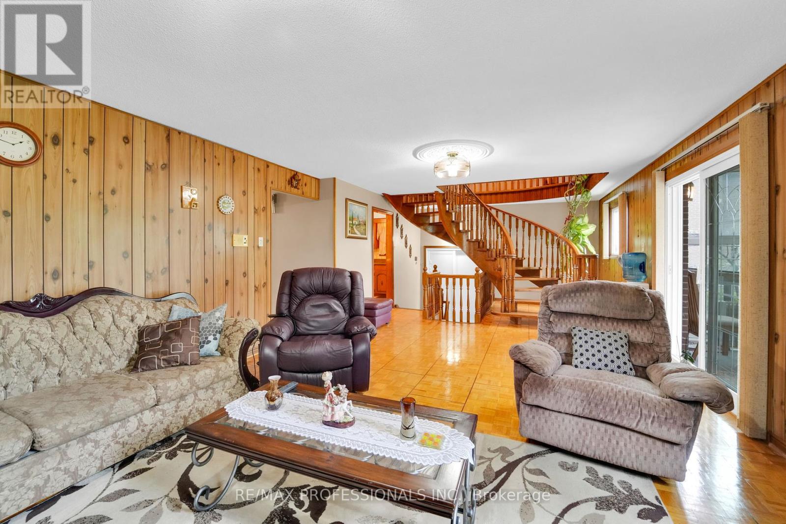 65 Strathburn Boulevard, Toronto (Humberlea-Pelmo Park), Ontario  M9M 2X8 - Photo 11 - W12171421