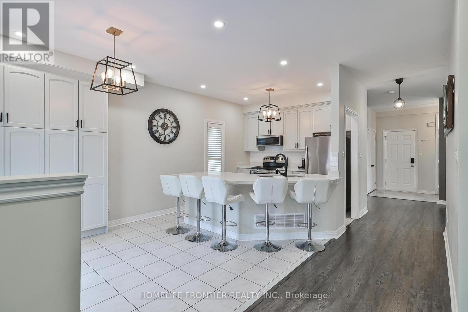 6 Raintree Crescent, Richmond Hill, Ontario  L4E 3T5 - Photo 15 - N12171568