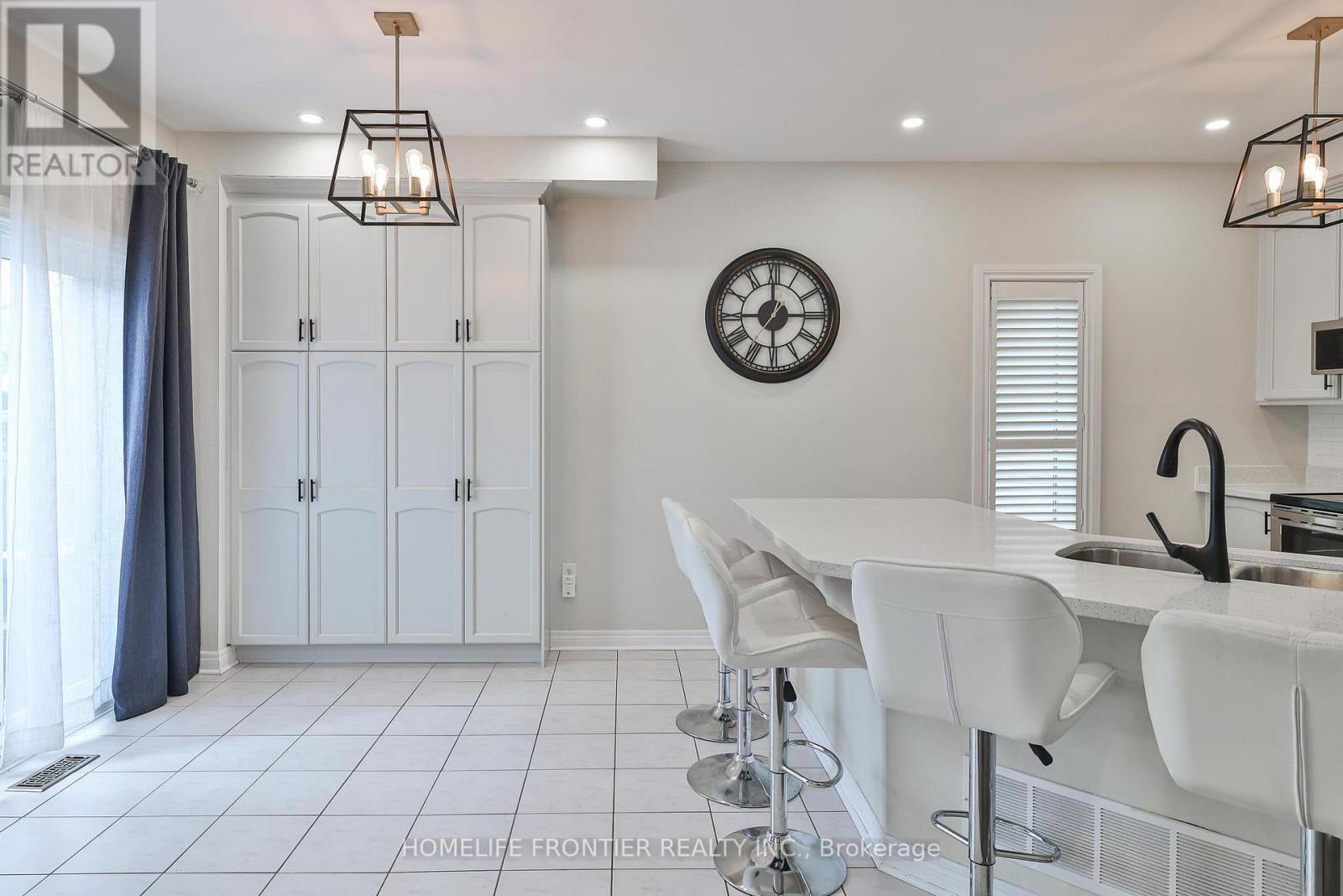 6 Raintree Crescent, Richmond Hill, Ontario  L4E 3T5 - Photo 16 - N12171568