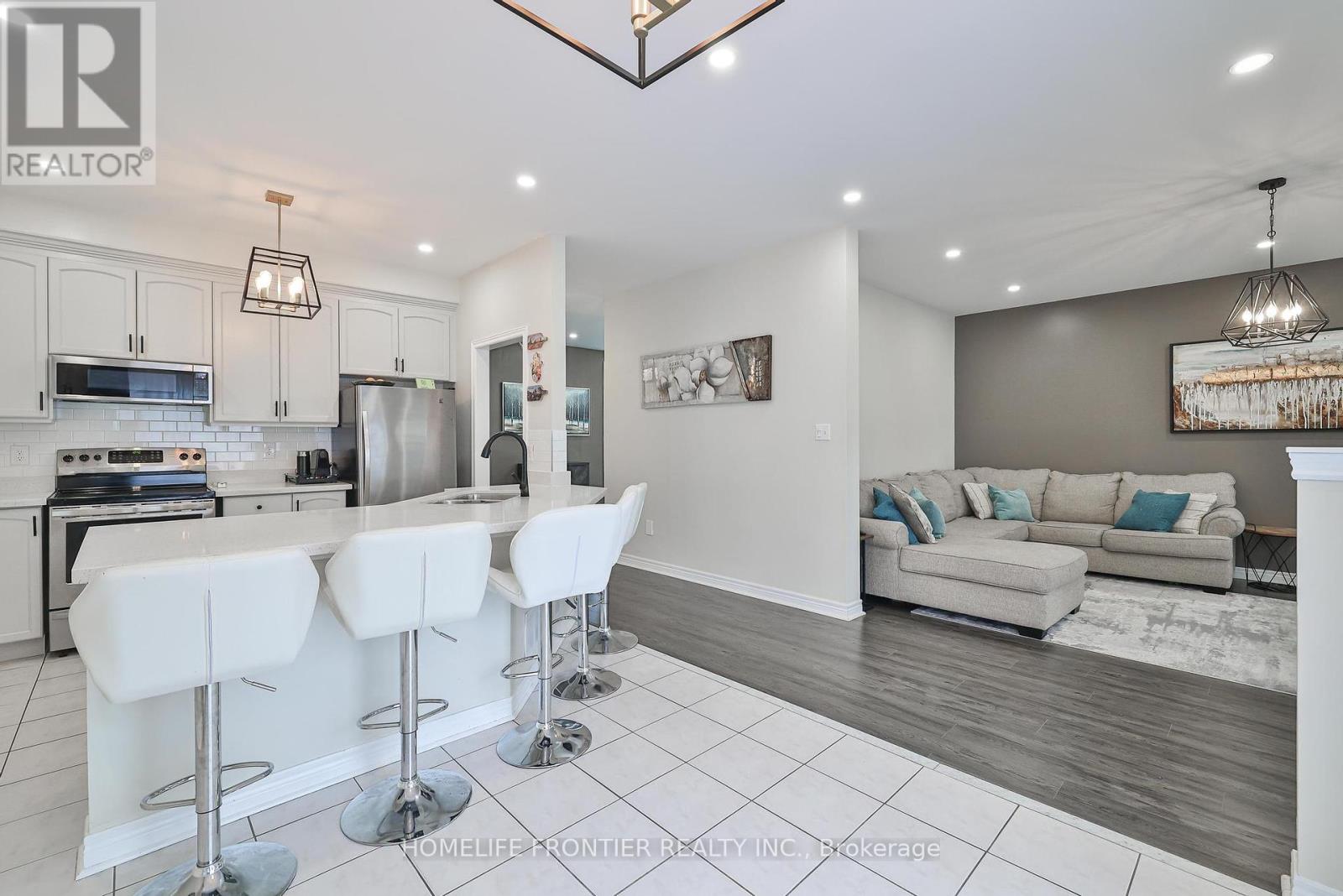 6 Raintree Crescent, Richmond Hill, Ontario  L4E 3T5 - Photo 20 - N12171568