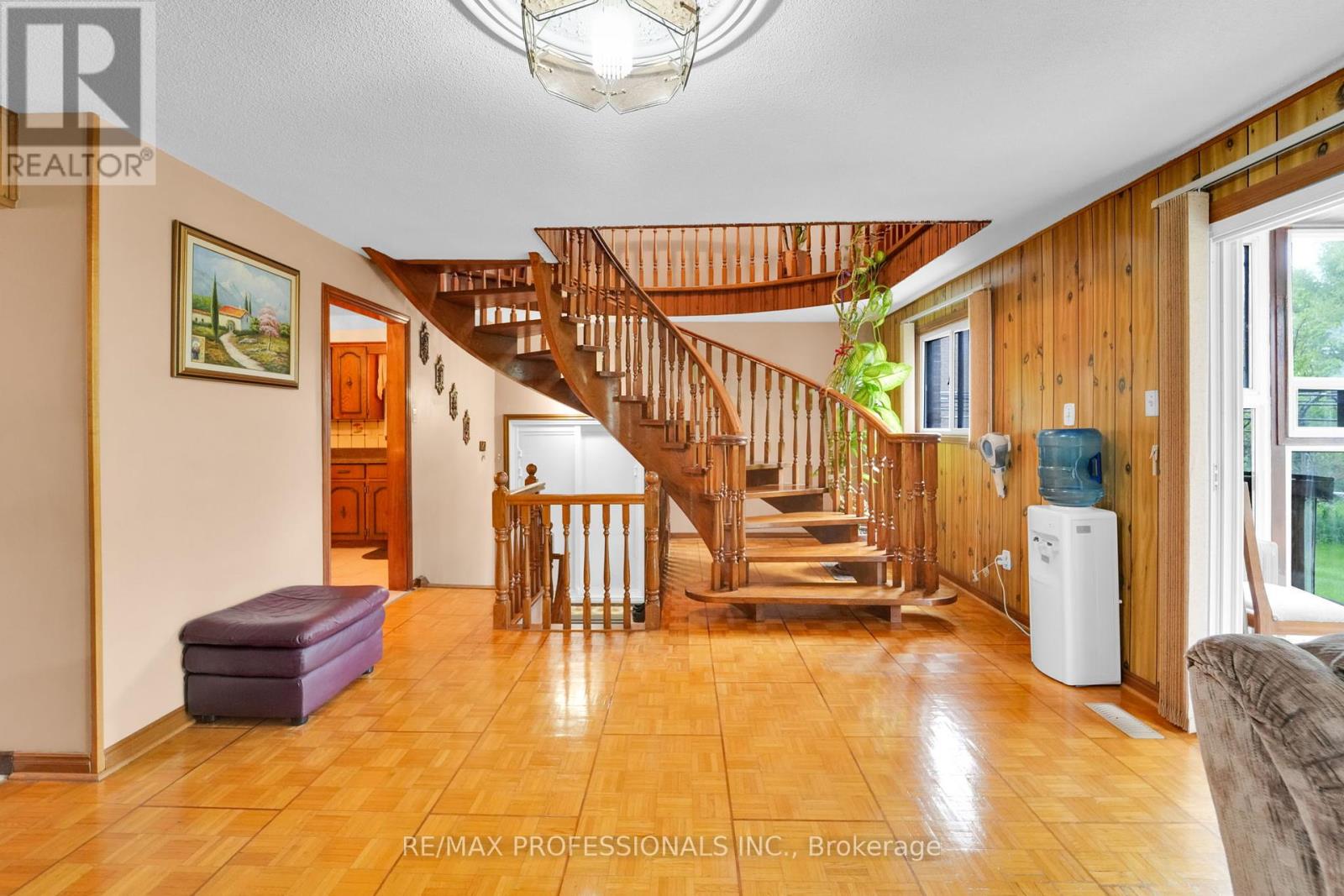 65 Strathburn Boulevard, Toronto, Ontario  M9M 2X8 - Photo 10 - W12171421