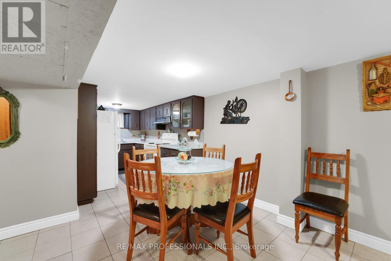 65 Strathburn Boulevard, Toronto, Ontario  M9M 2X8 - Photo 27 - W12171421