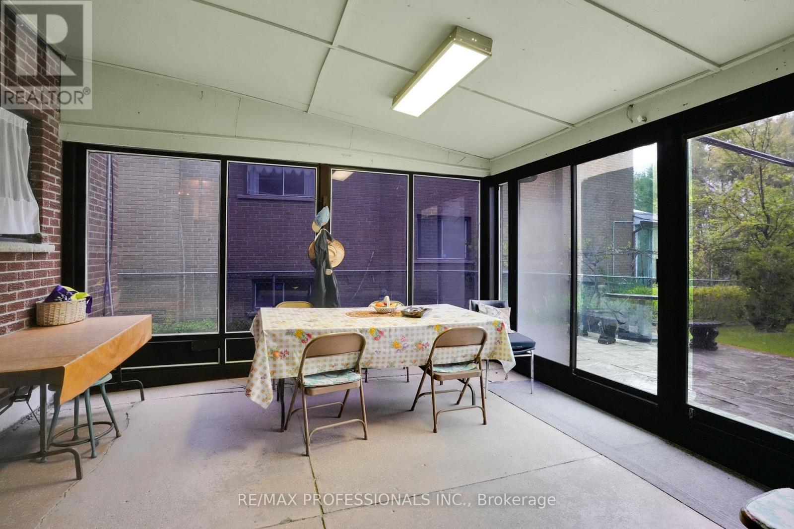 65 Strathburn Boulevard, Toronto, Ontario  M9M 2X8 - Photo 28 - W12171421