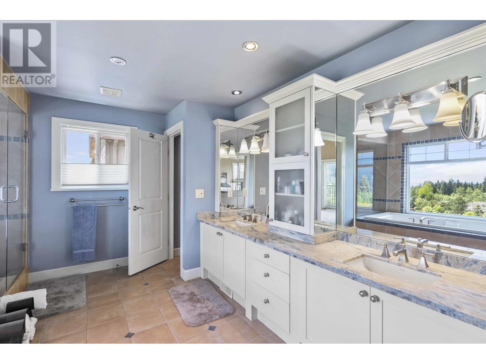 3233 CHARTWELL LANE, Coquitlam real estate listing R3006724 for sale