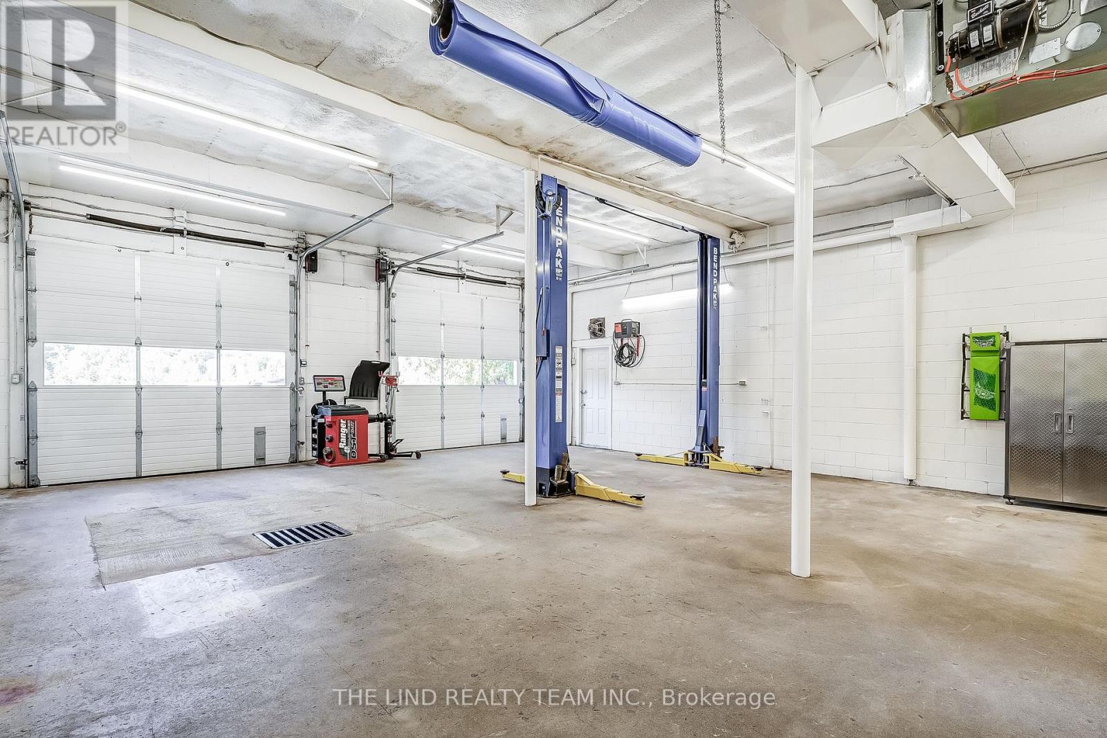 949 Raymond Road, Muskoka Lakes, Ontario P0B 1M0 - Photo 29 - X12170917