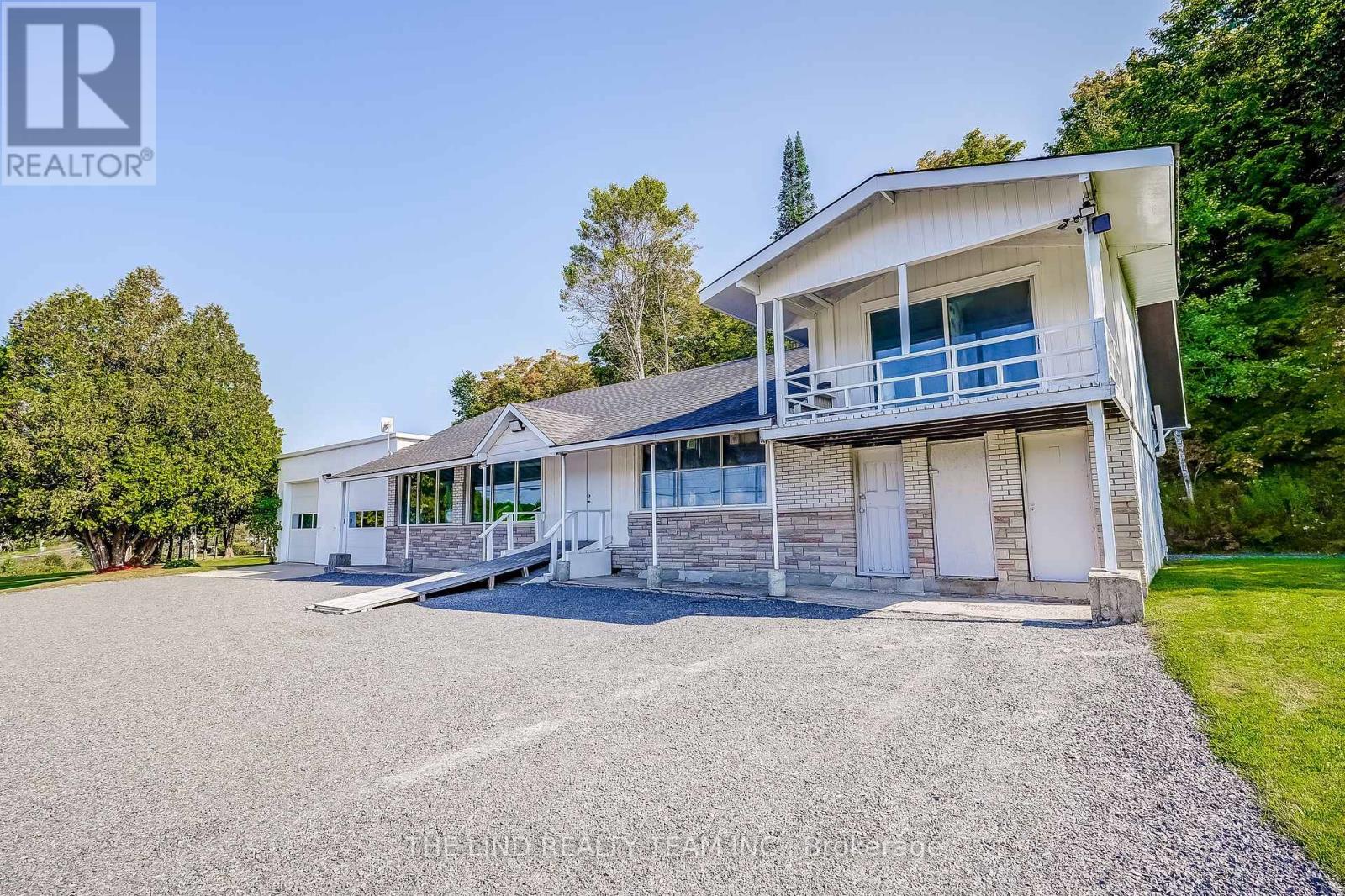 949 Raymond Road, Muskoka Lakes (Watt), Ontario  P0B 1M0 - Photo 19 - X12170917