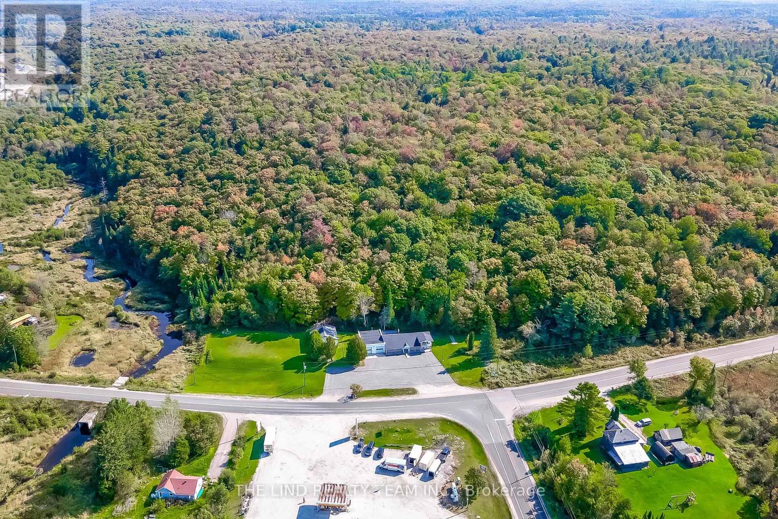 949 Raymond Road, Muskoka Lakes, Ontario P0B 1M0 - Photo 37 - X12170917