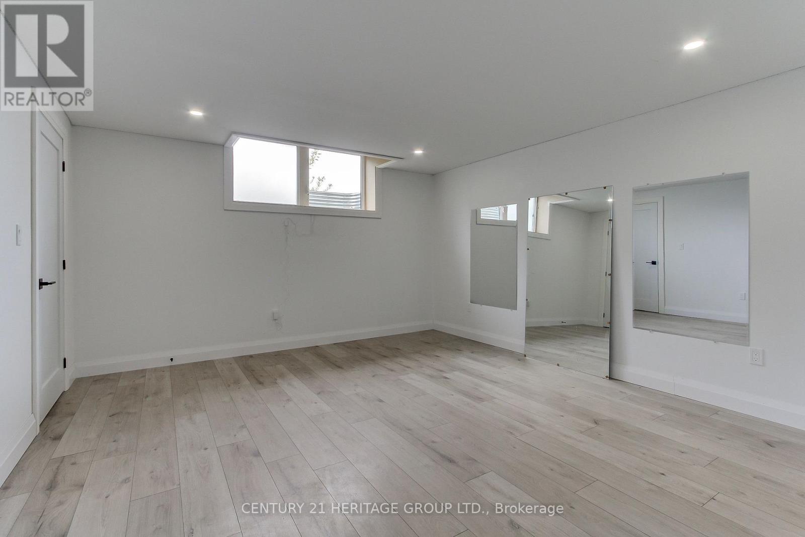 11 Oldenburg Court, Oro-Medonte, Ontario  L0K 1E0 - Photo 34 - S12171571