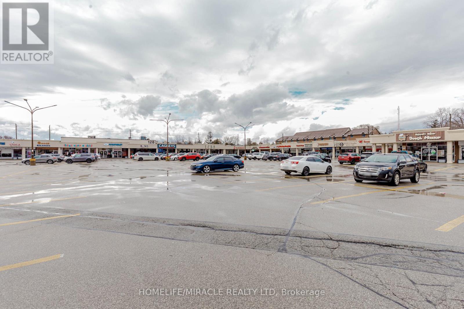 Property at 23 - 128 QUEEN STREET S image 3
