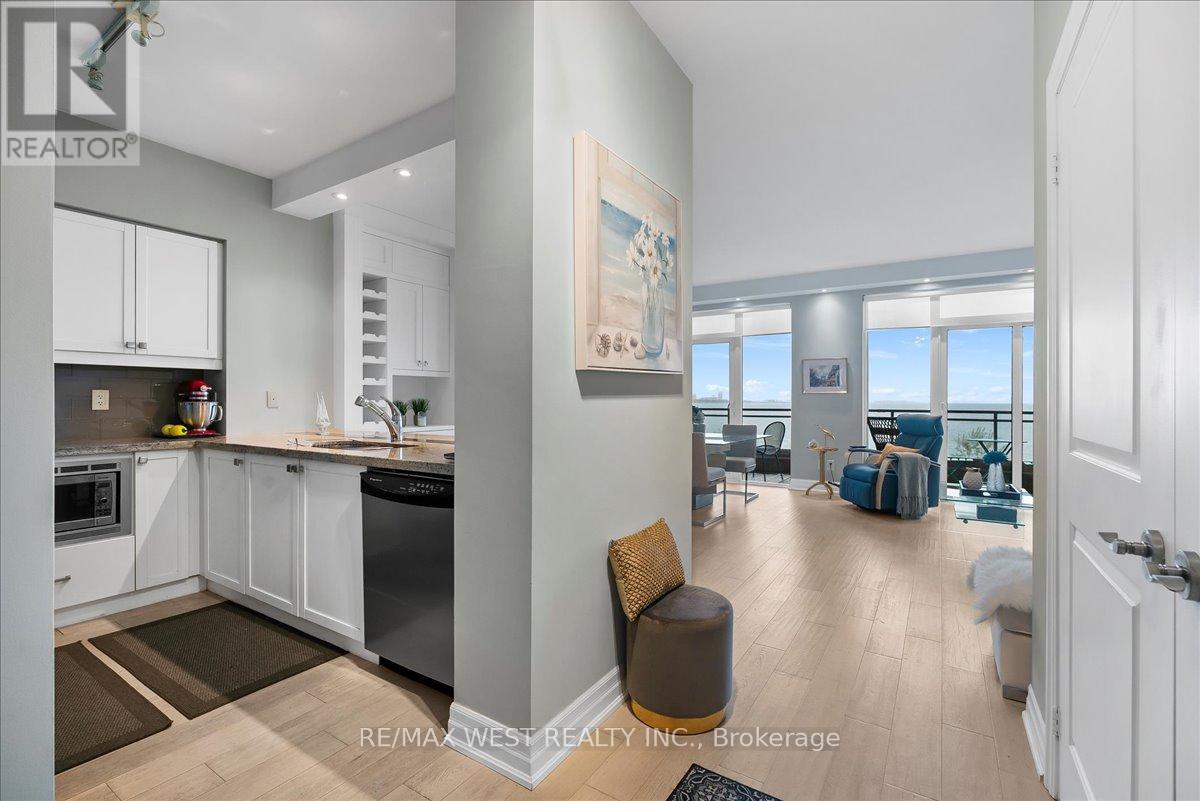 310 - 58 Marine Parade Drive, Toronto (Mimico), Ontario  M8V 4G1 - Photo 3 - W12171535