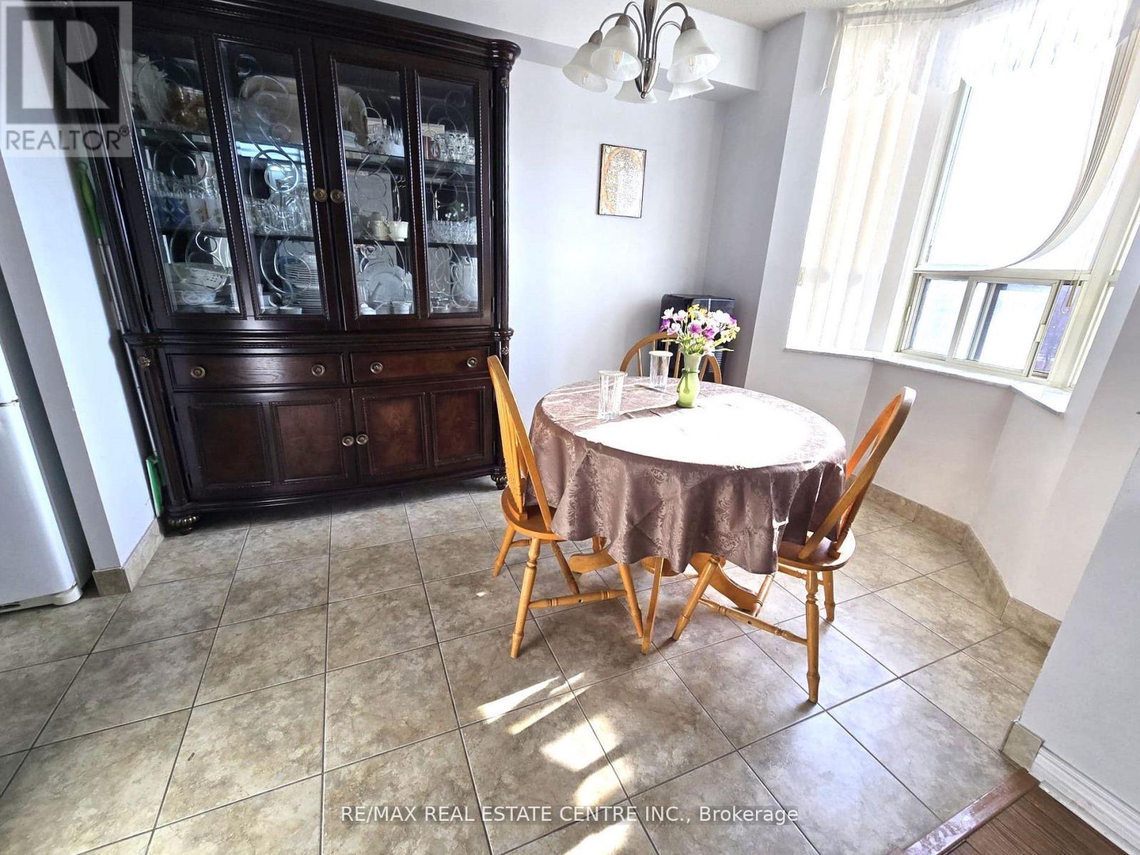 303 - 30 Malta Avenue, Brampton (Fletcher's Creek South), Ontario  L6Y 4S5 - Photo 11 - W12171572