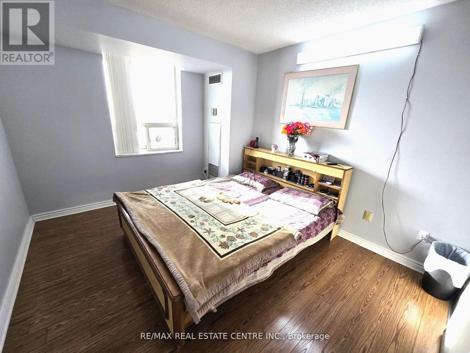 303 - 30 Malta Avenue, Brampton, Ontario  L6Y 4S5 - Photo 6 - W12171572