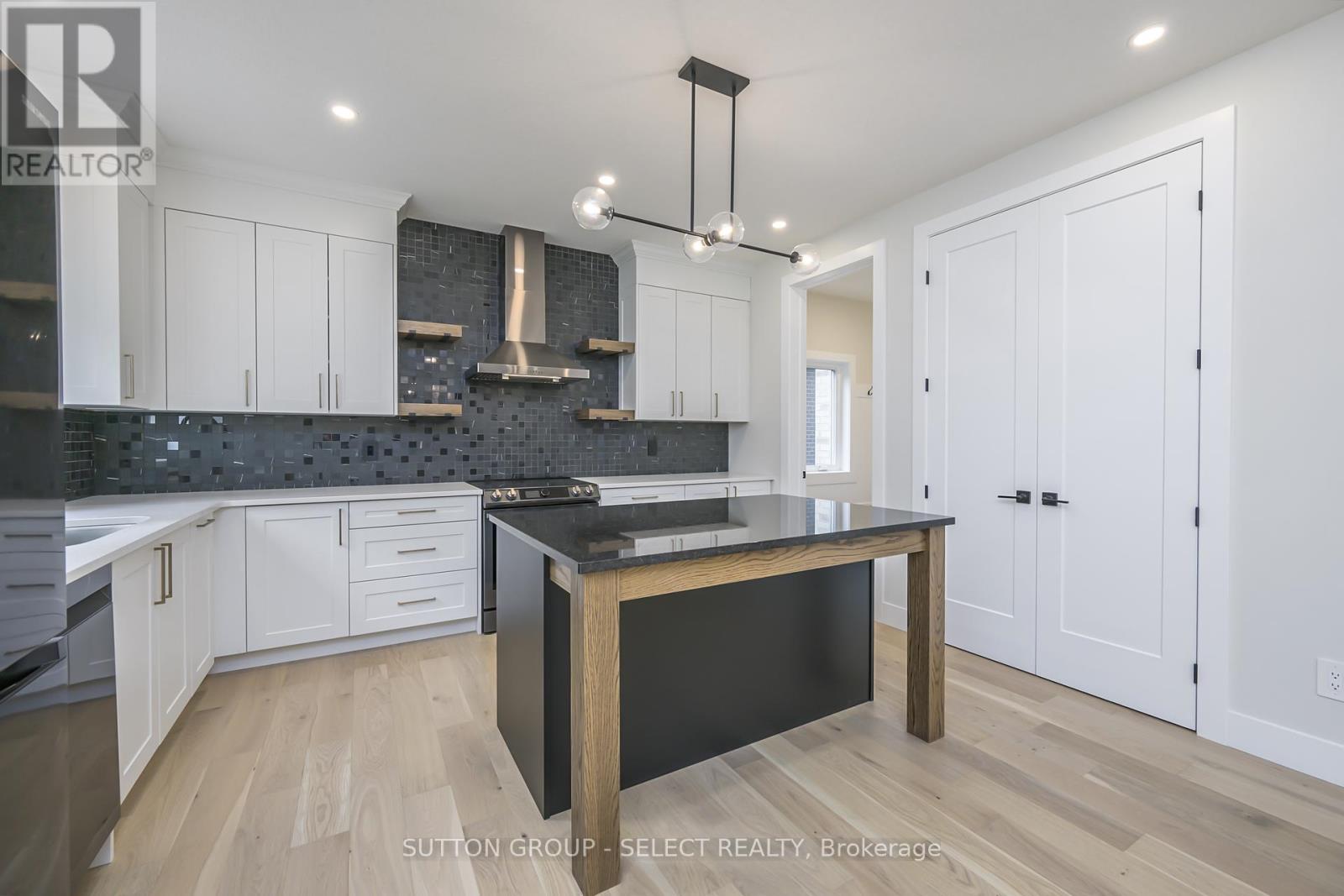 119 Optimist Drive, Southwold (Talbotville), Ontario  N5P 3T2 - Photo 12 - X12171596