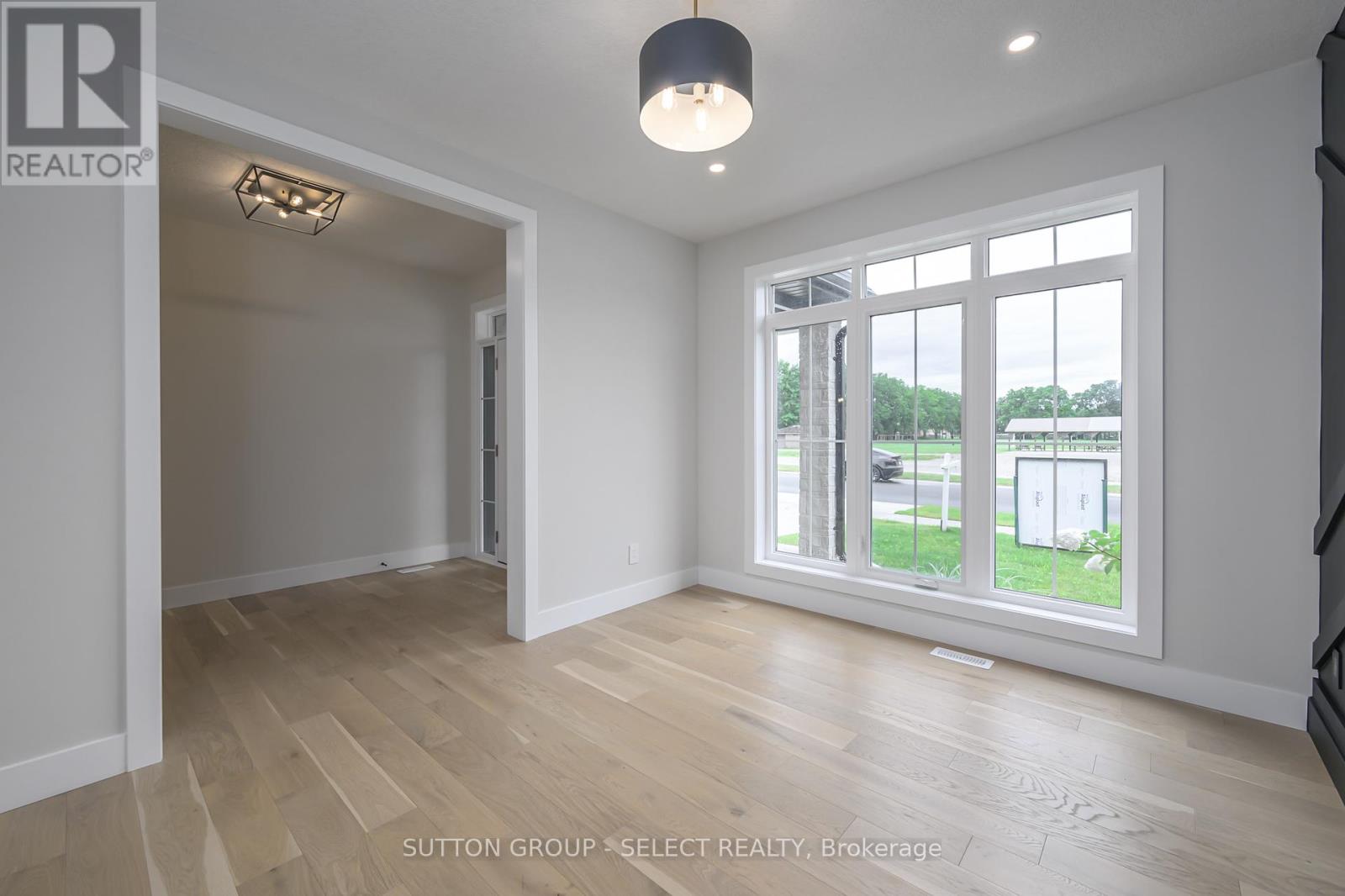 119 Optimist Drive, Southwold (Talbotville), Ontario  N5P 3T2 - Photo 18 - X12171596