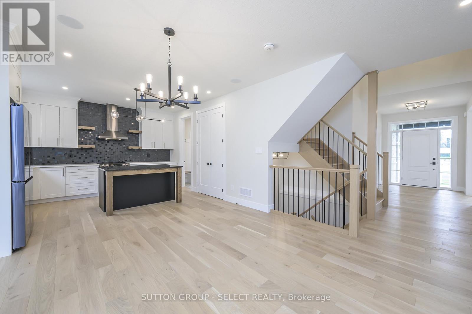 119 Optimist Drive, Southwold (Talbotville), Ontario  N5P 3T2 - Photo 9 - X12171596