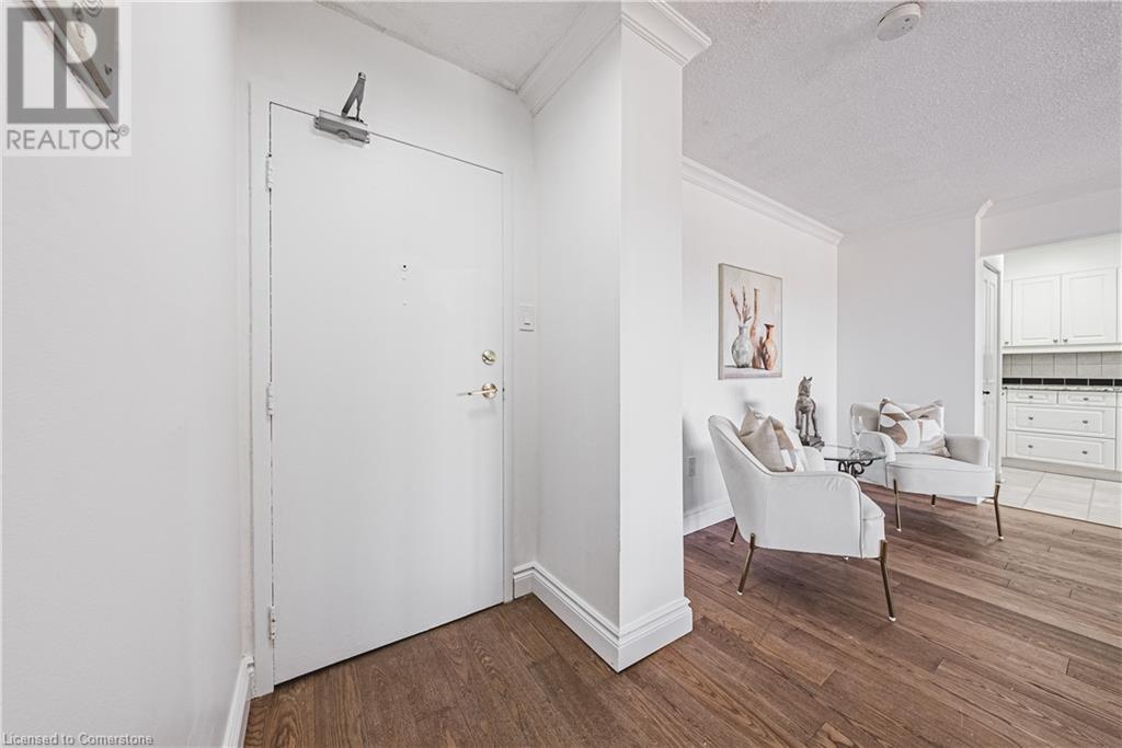 Property at 2055 UPPER MIDDLE Road Unit# 509 image 3