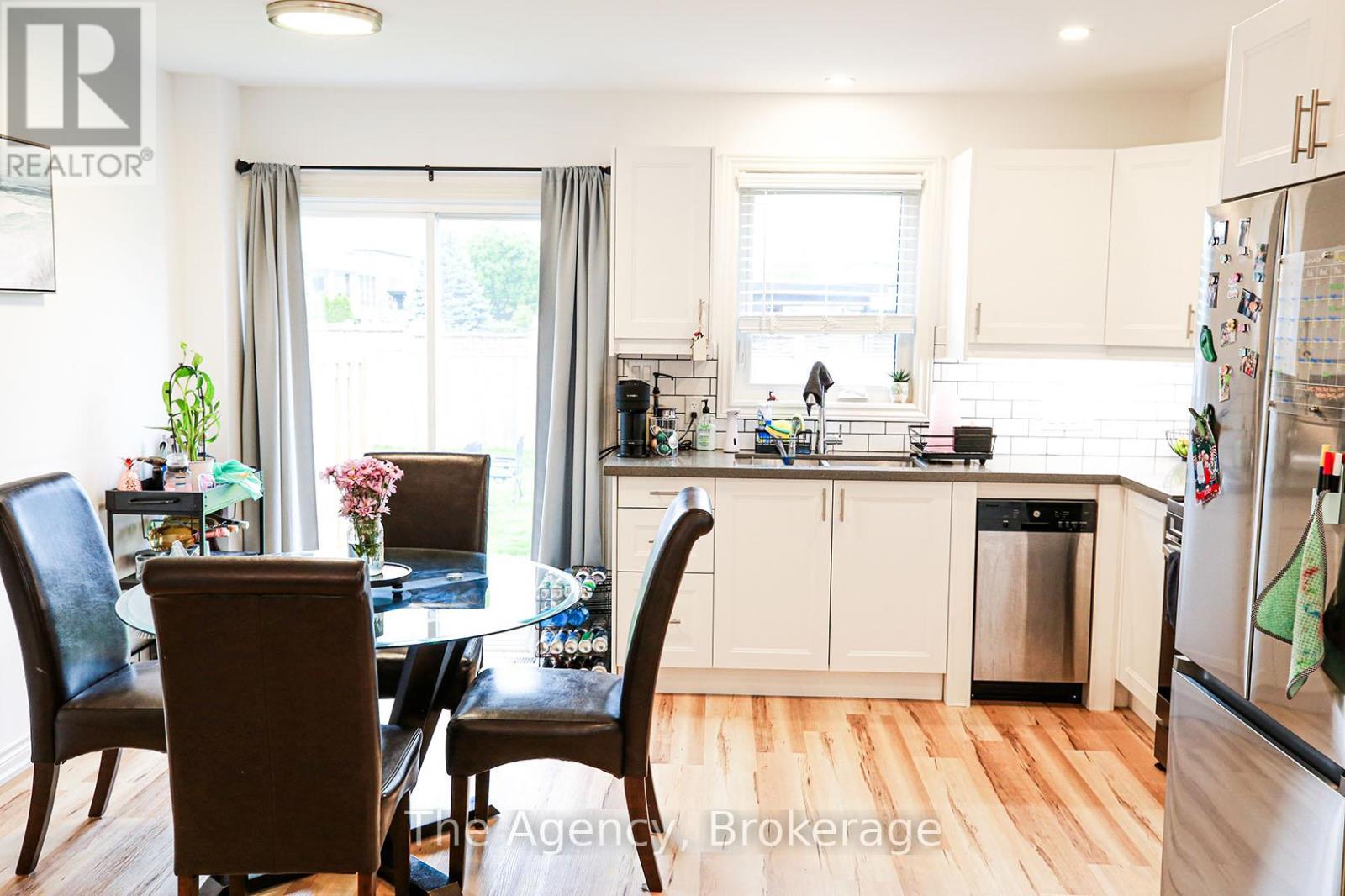 643 Clare Avenue, Welland (N. Welland), Ontario  L3C 7L6 - Photo 11 - X12171576