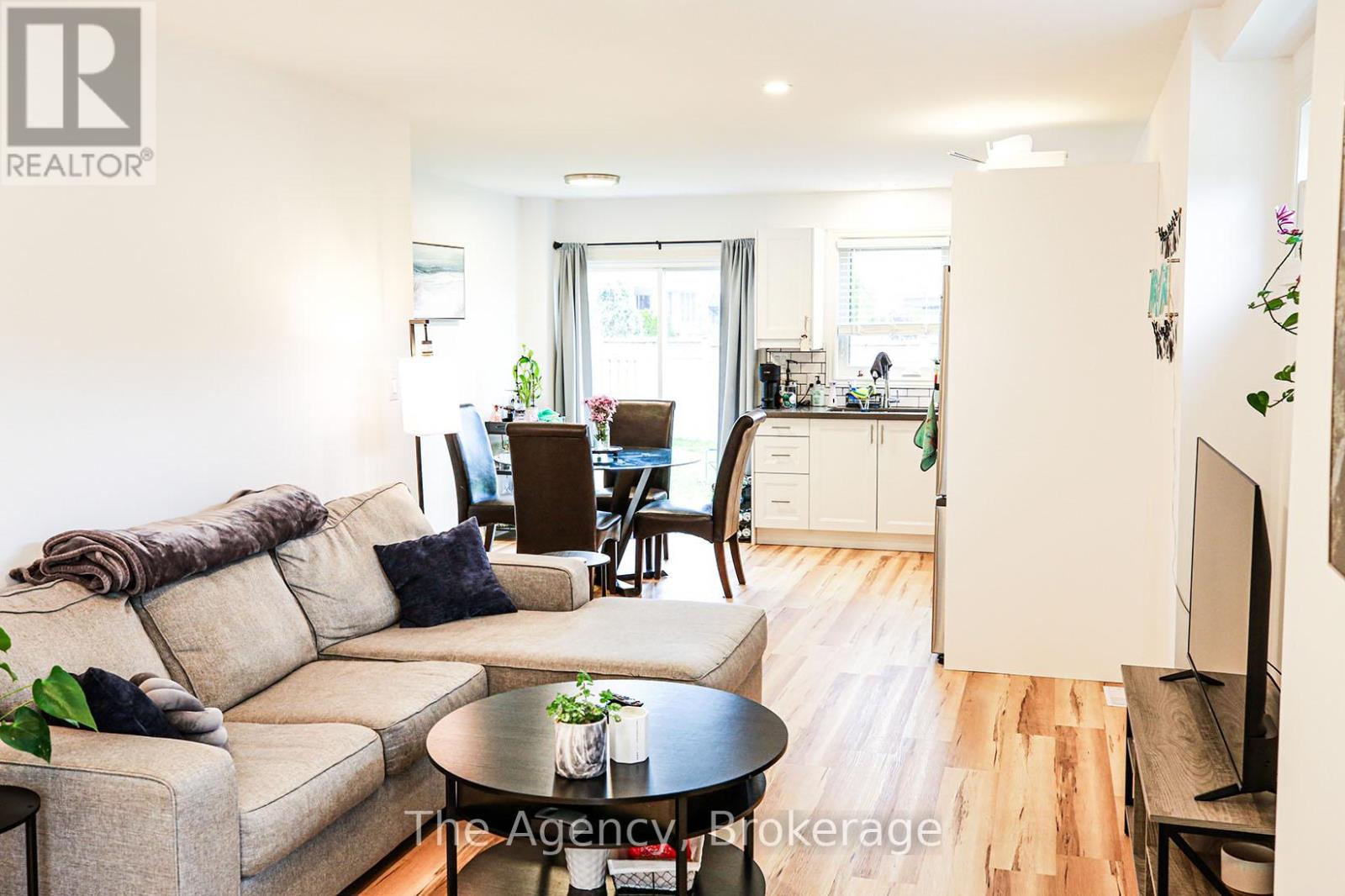 643 Clare Avenue, Welland (N. Welland), Ontario  L3C 7L6 - Photo 6 - X12171576