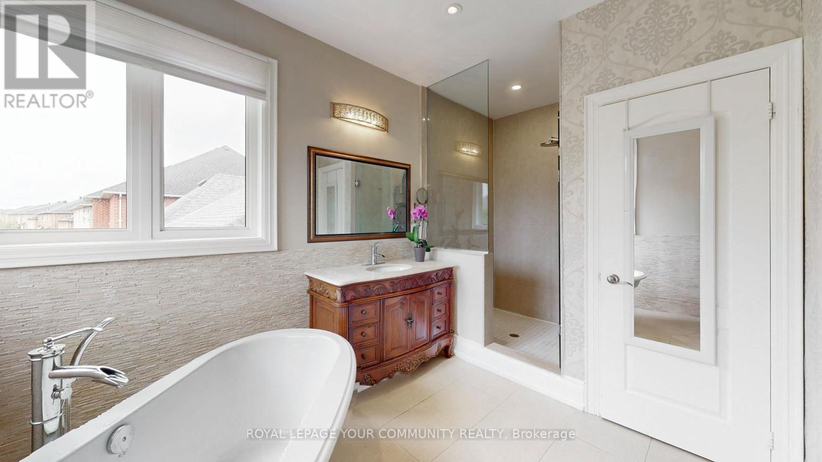 10 Gannett Drive, Richmond Hill, Ontario  L4E 0E6 - Photo 43 - N12170866