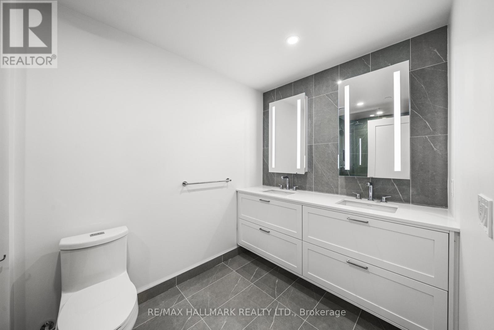 1710 - 10 Inn On The Park Drive, Toronto, Ontario  M3C 0P9 - Photo 29 - C12171580