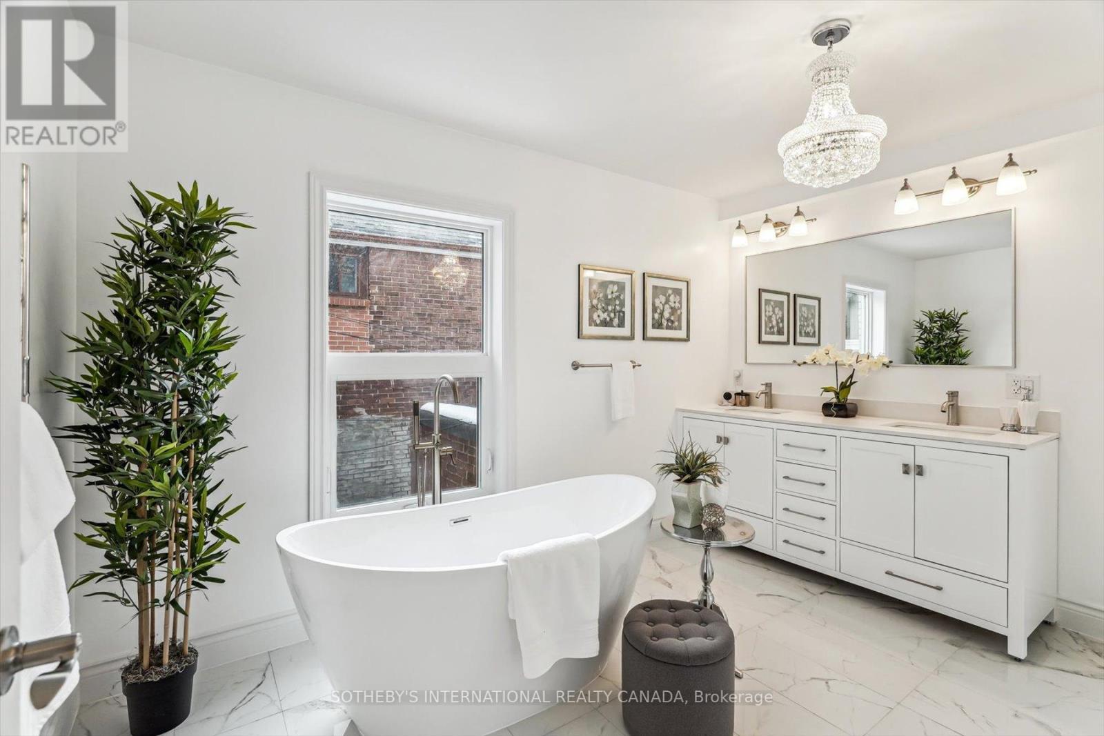 290 Bathurst Street, Toronto, Ontario  M5T 2S3 - Photo 24 - C12171582