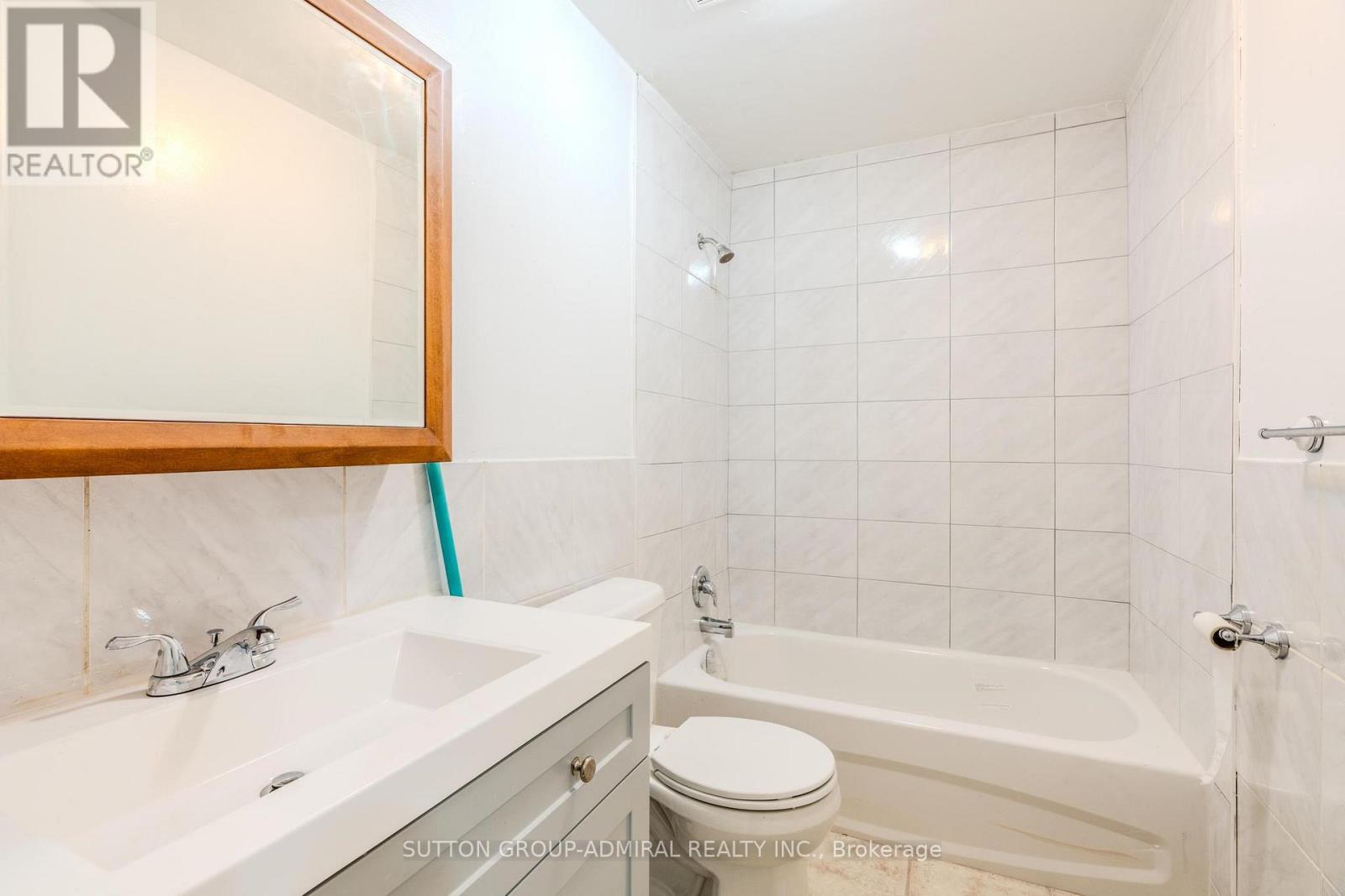 Unit B - 272 Jane Street, Toronto, Ontario  M6S 3Z2 - Photo 13 - W12144532