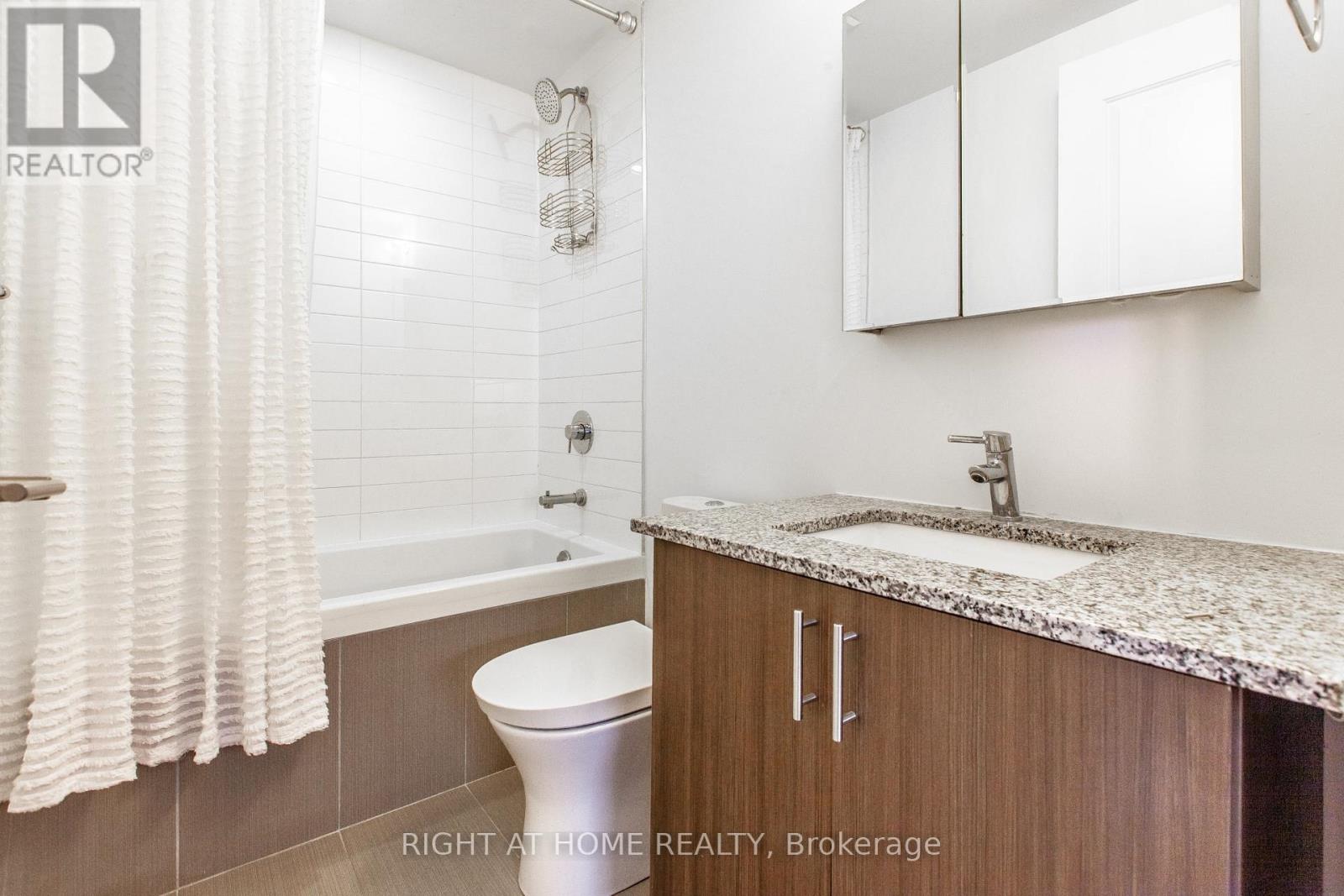 915 - 9618 Yonge Street, Richmond Hill (North Richvale), Ontario  L4C 0X5 - Photo 18 - N12171573