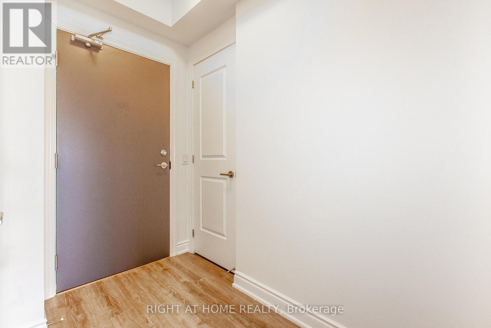 915 - 9618 Yonge Street, Richmond Hill (North Richvale), Ontario  L4C 0X5 - Photo 5 - N12171573