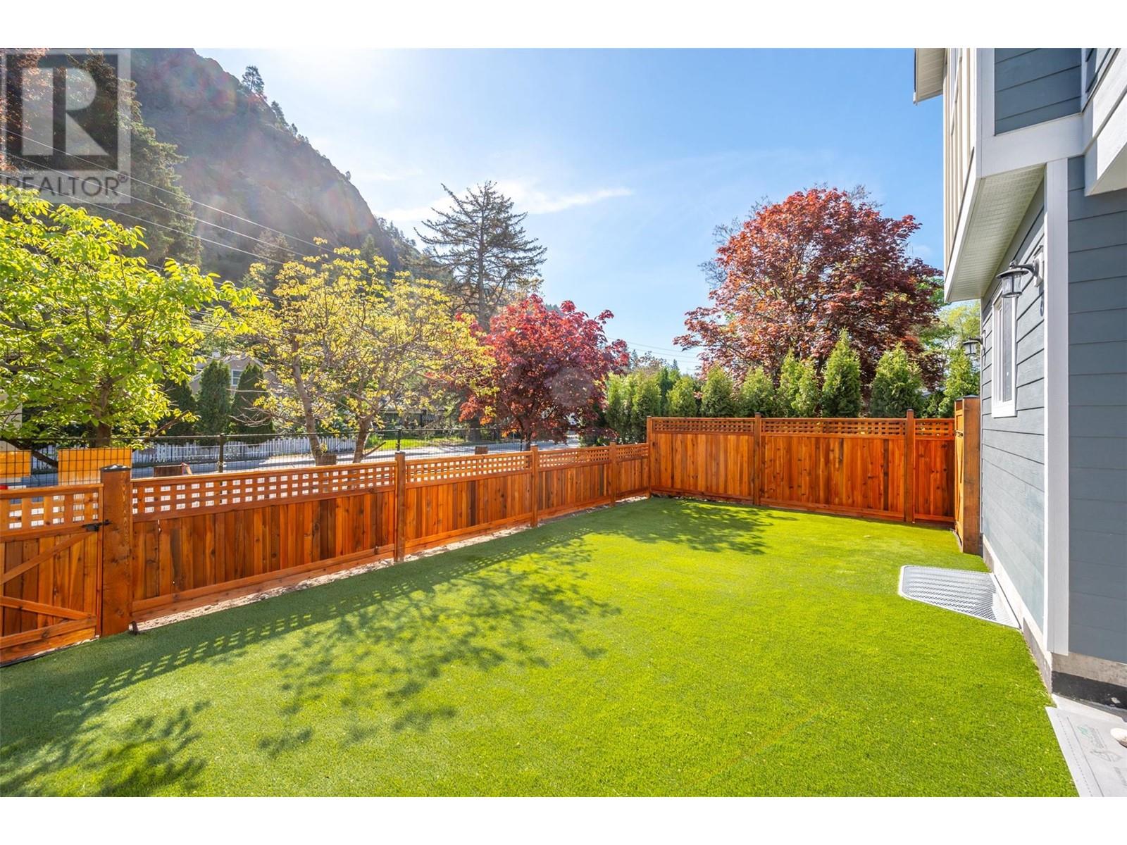 11610 Victoria Road S Unit# 102, Summerland, BC V0H1Z2