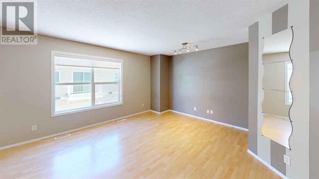 242 Mckenzie Towne Link Se, Calgary, Alberta  T2Z 4G3 - Photo 12 - A2212965