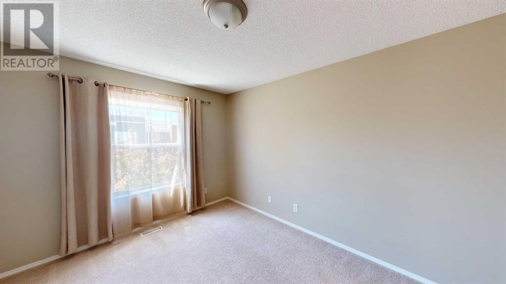 242 Mckenzie Towne Link Se, Calgary, Alberta  T2Z 4G3 - Photo 13 - A2212965