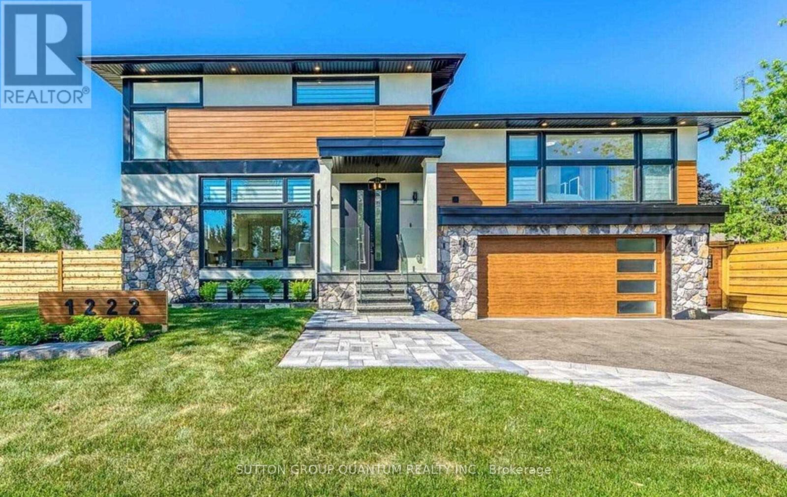 1222 MONTCLAIR DRIVE, Oakville, Ontario