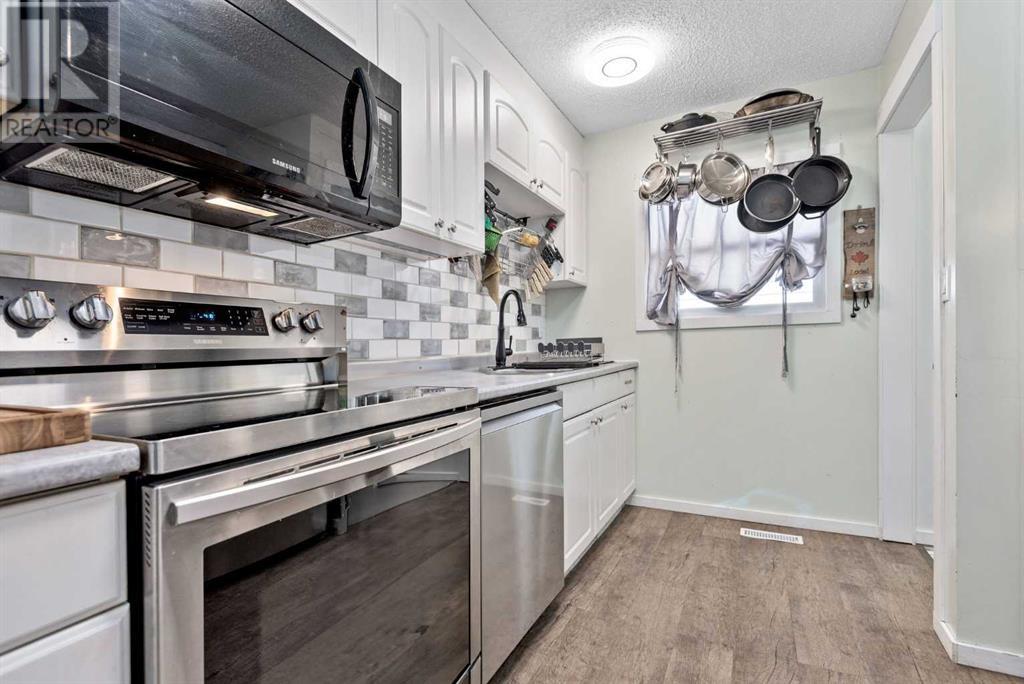 9 Hangingstone Drive, Lacombe, Alberta  T4L 1R1 - Photo 9 - A2224307