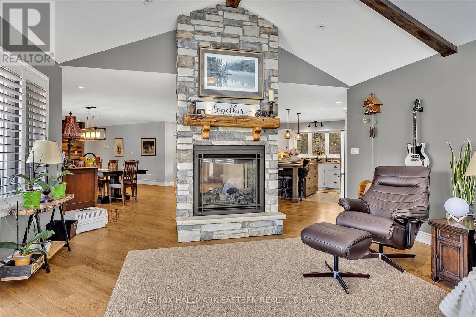 487 Fairbairn Road, Kawartha Lakes, Ontario  K0M 1A0 - Photo 8 - X12095776