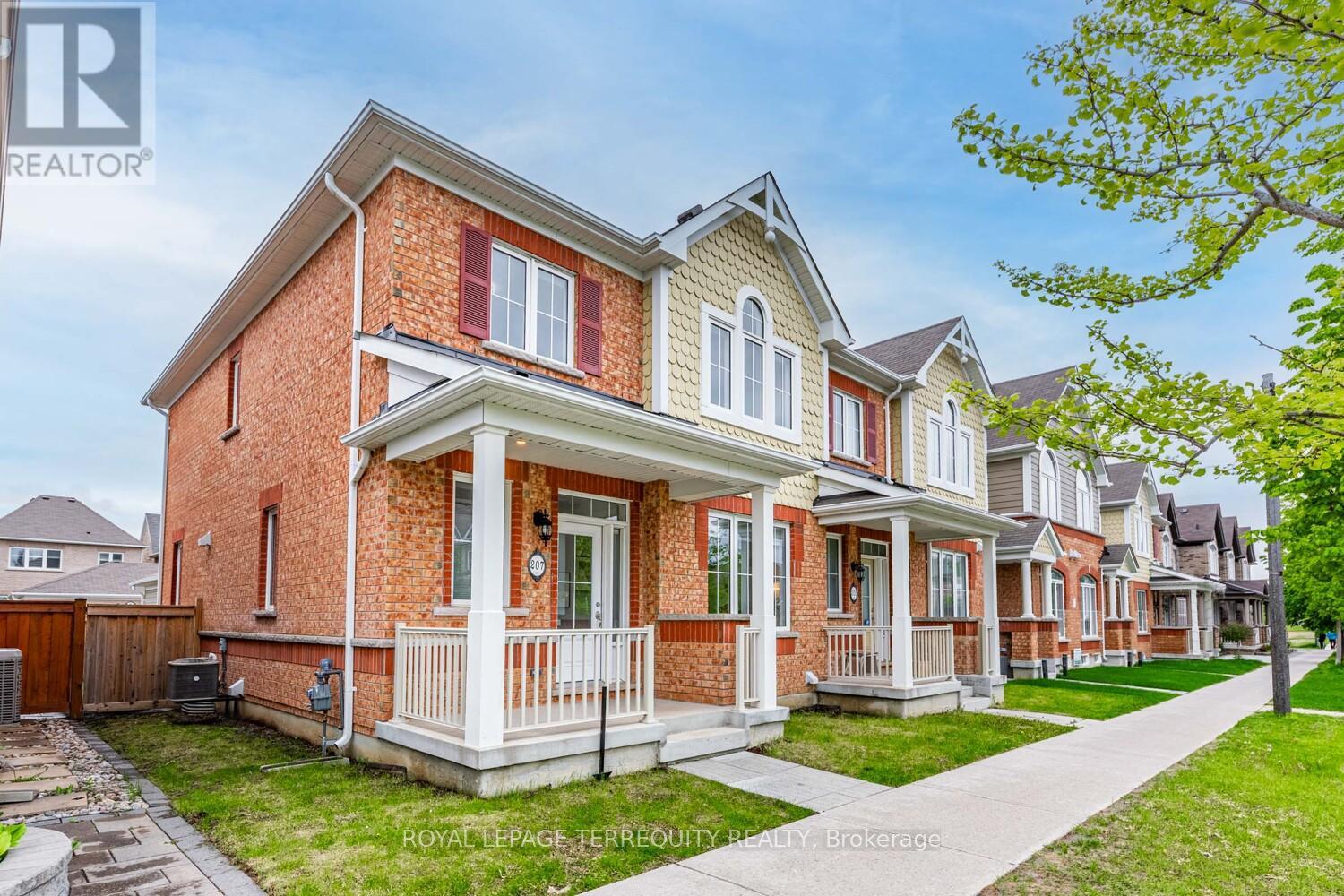 207 Almira Avenue, Markham, Ontario  L6B 0Y9 - Photo 2 - N12171614