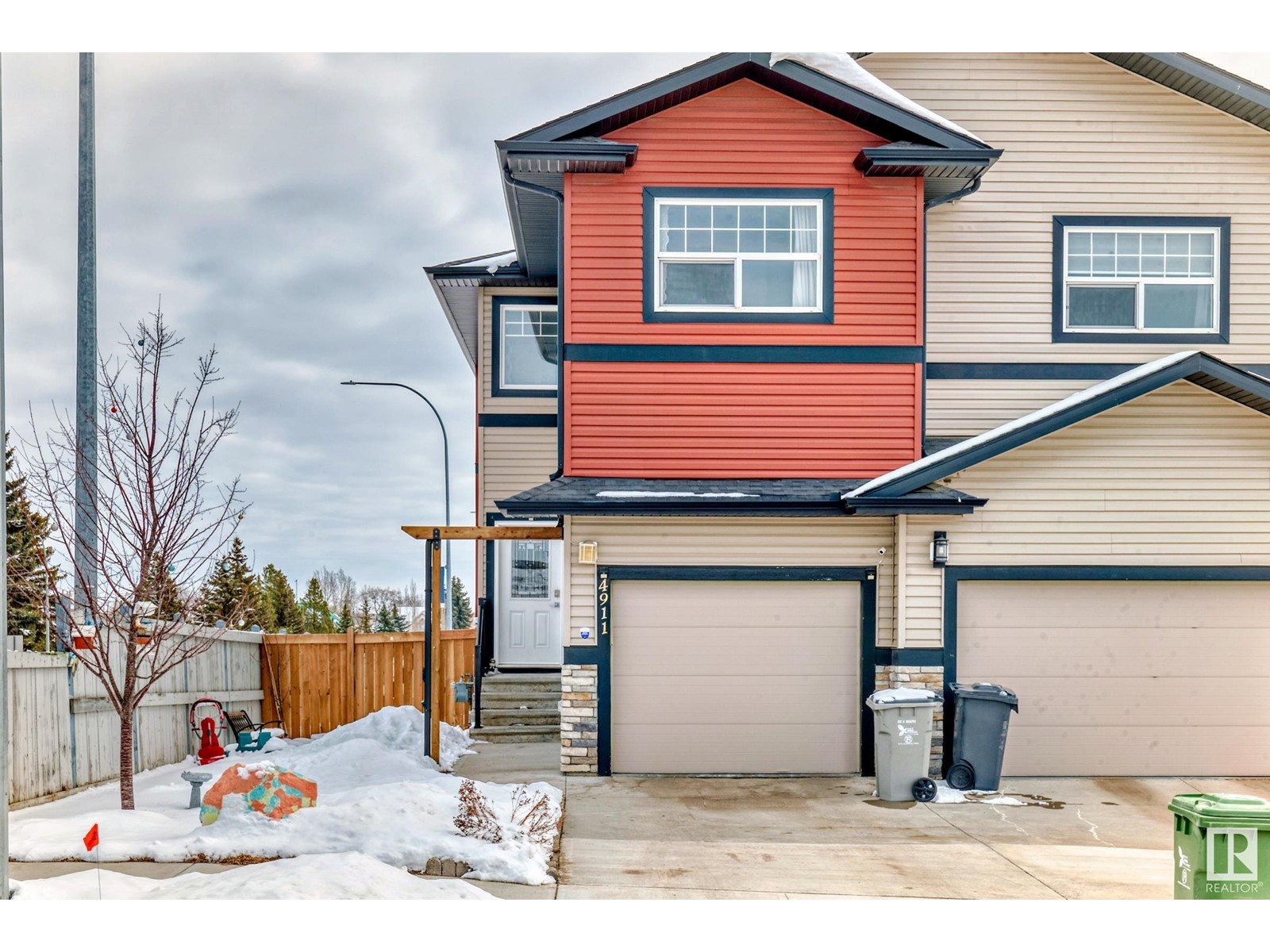Property at 4911 45 ST image 2