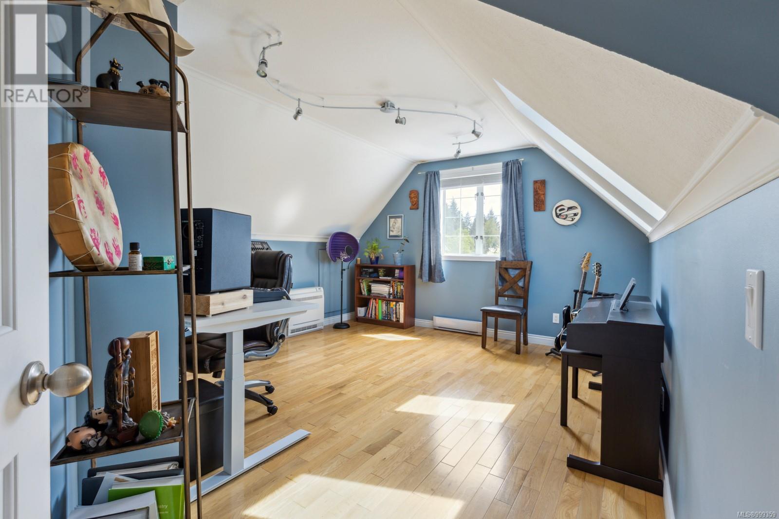 Property at 875 Deal St image 3